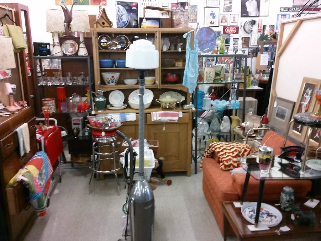 Top Drawer Antiques & Mid Mod Shop | 10622 Northwest Hwy, Dallas, TX 75238, USA | Phone: (214) 553-5510