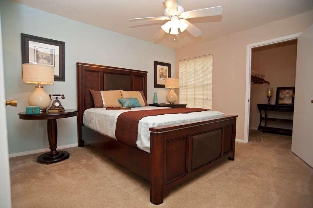 Island Club Apartments | 1401 S Kirkman Rd, Orlando, FL 32811, USA | Phone: (407) 578-3096