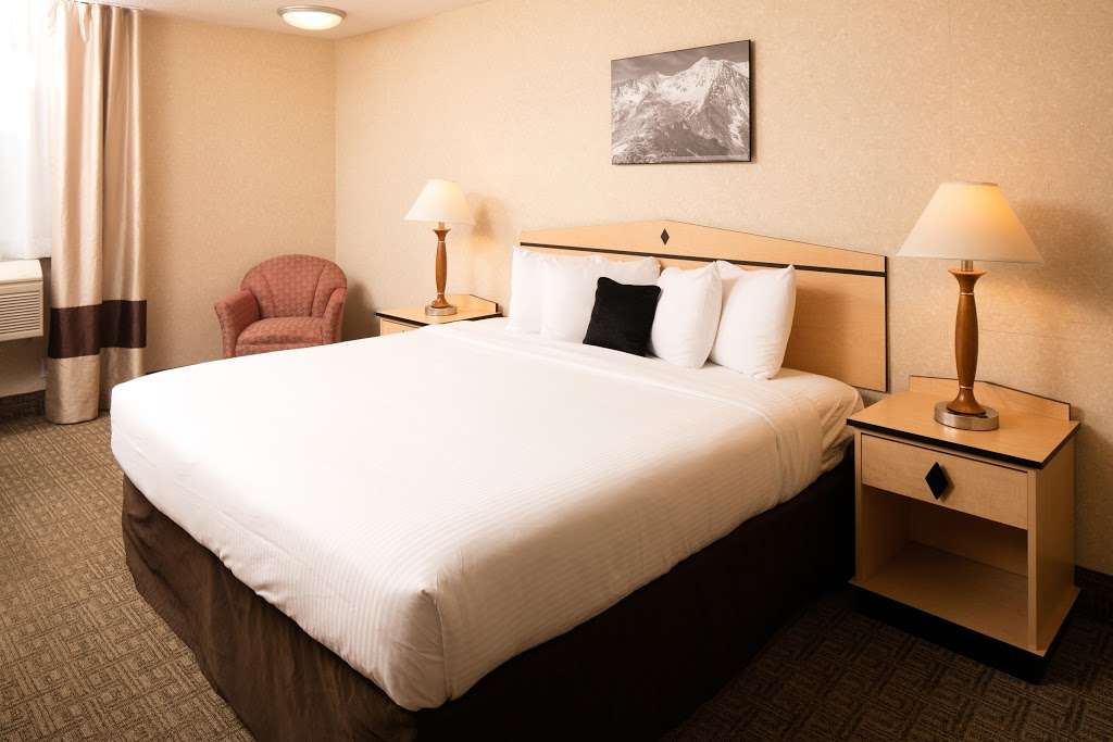 Red Lion Inn & Suites Denver Airport | 16921 E 32nd Ave, Aurora, CO 80011, USA | Phone: (303) 367-5000