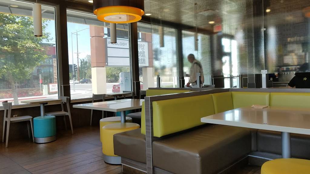 McDonalds | 6707 Panama Ln, Bakersfield, CA 93313, USA | Phone: (661) 835-8502