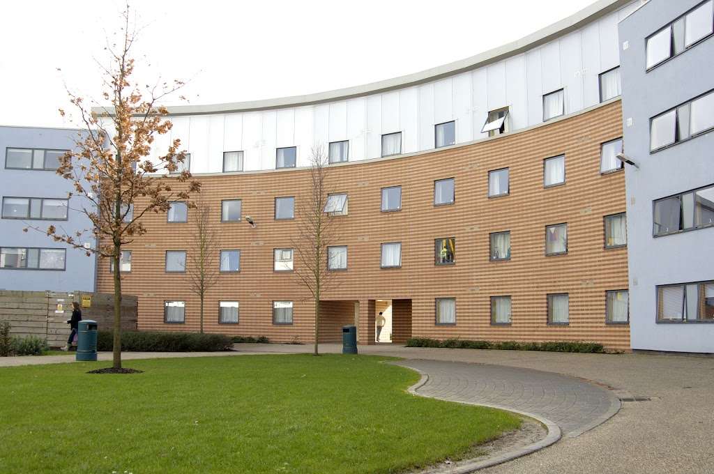 University of Hertfordshire - Accommodation | De Havilland Campus, Mosquito Way, Hatfield AL10 9EU, UK | Phone: 01707 284800