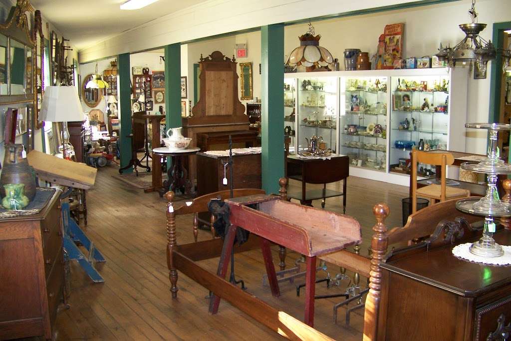 Hamburg Antique Center | 1 Main St, Hamburg, NJ 07419 | Phone: (973) 823-9700