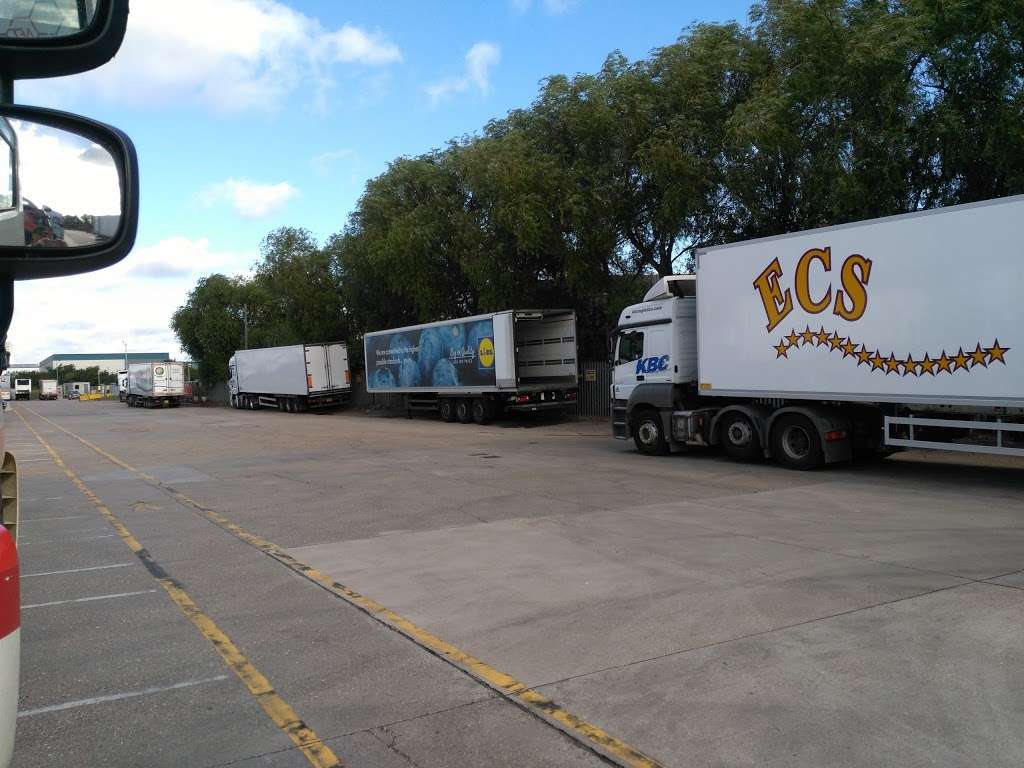 Lidl Enfield Regional Distribution Centre (RDC) - storage  | Photo 10 of 10 | Address: 8 Ardra Rd, London N9 0BD, UK | Phone: 0800 977 7766