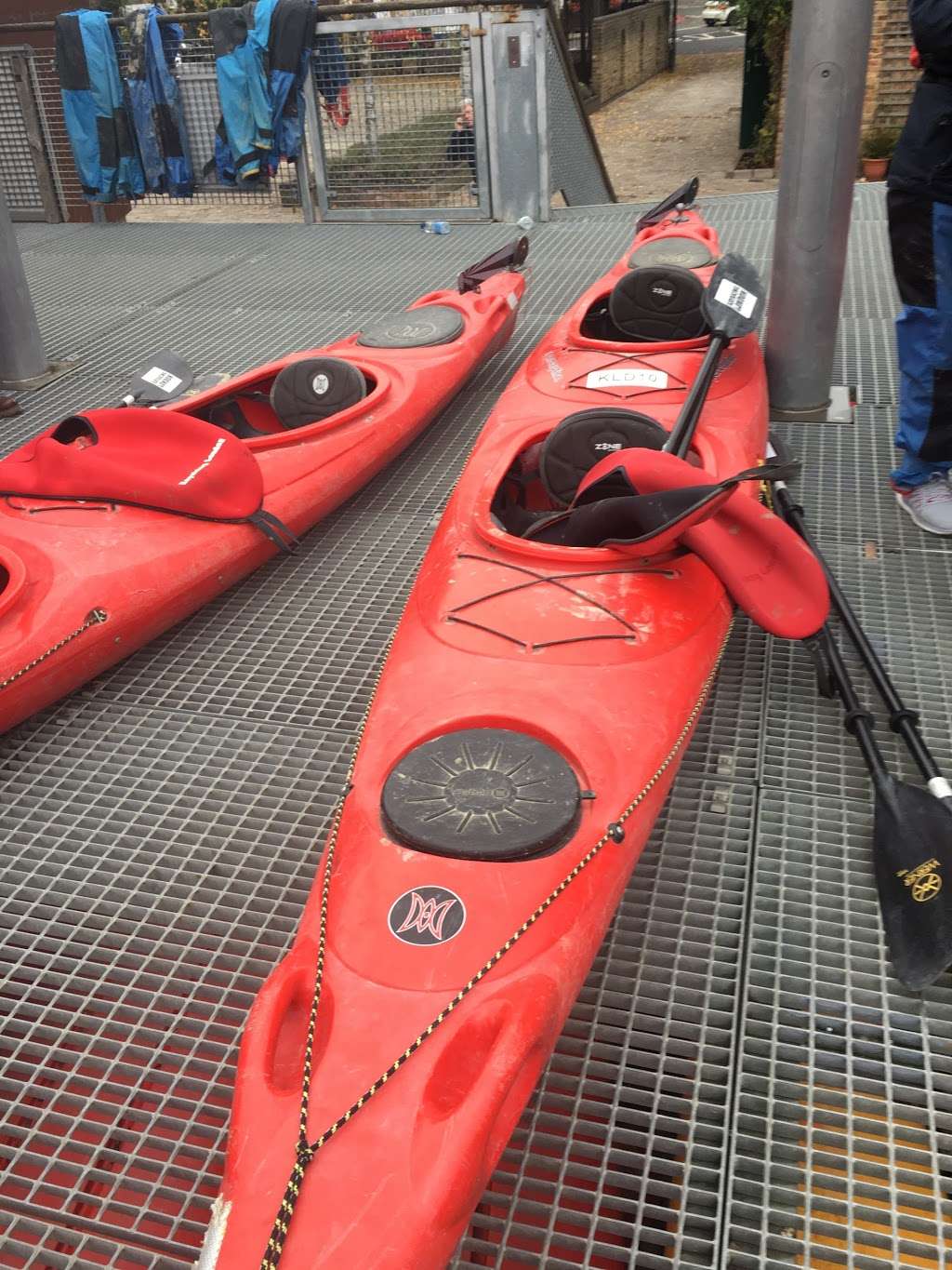 Kayaking London | Cremorne Riverside Cremorne Gardens, Lots Road, London SW10 0QH, UK | Phone: 020 8968 4500