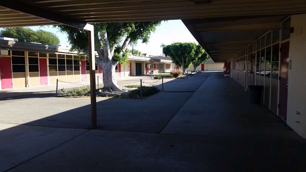 Dale Junior High School | 900 S Dale Ave, Anaheim, CA 92804 | Phone: (714) 220-4210