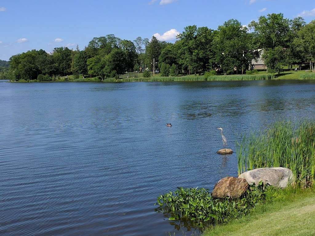 Congers Lake Memorial Park | 6 Gilchrest Rd, Congers, NY 10920, USA | Phone: (845) 639-6200