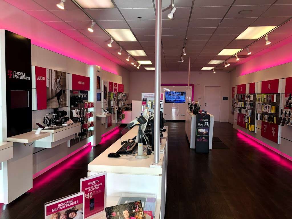 T-Mobile | 797 Peoria St Ste C, Aurora, CO 80011 | Phone: (303) 364-3337