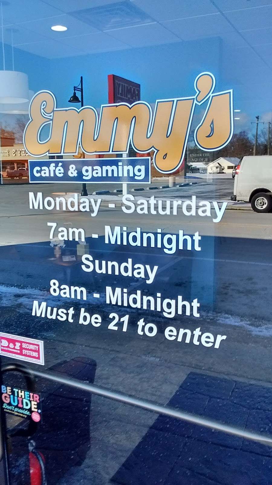 Emmys Cafe & Gaming | 219 E Main St, Braidwood, IL 60408, USA | Phone: (815) 390-5133