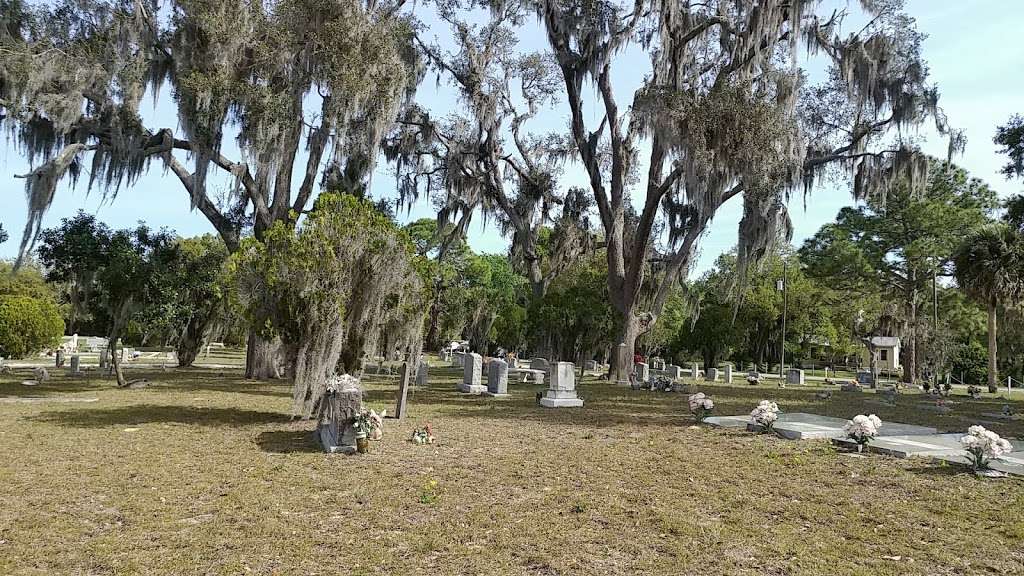 Oak Hill Cemetery | 200-234 N Brooks Cir, Oak Hill, FL 32759, USA