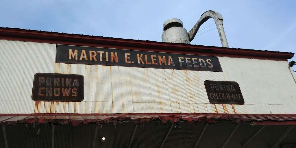 Klema Feeds | 10540 Northwestern Ave, Franksville, WI 53126 | Phone: (262) 886-9424