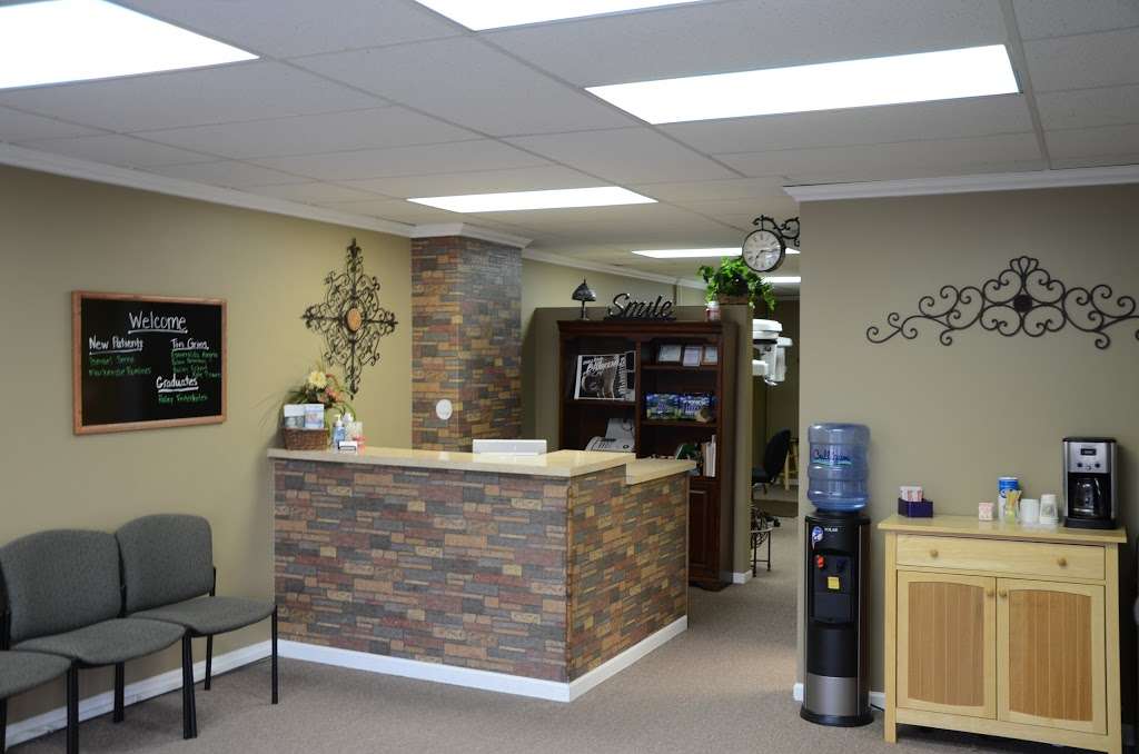 Red & Ritchey Orthodontics | 218 W Washington St, Morris, IL 60450, USA | Phone: (815) 942-8513