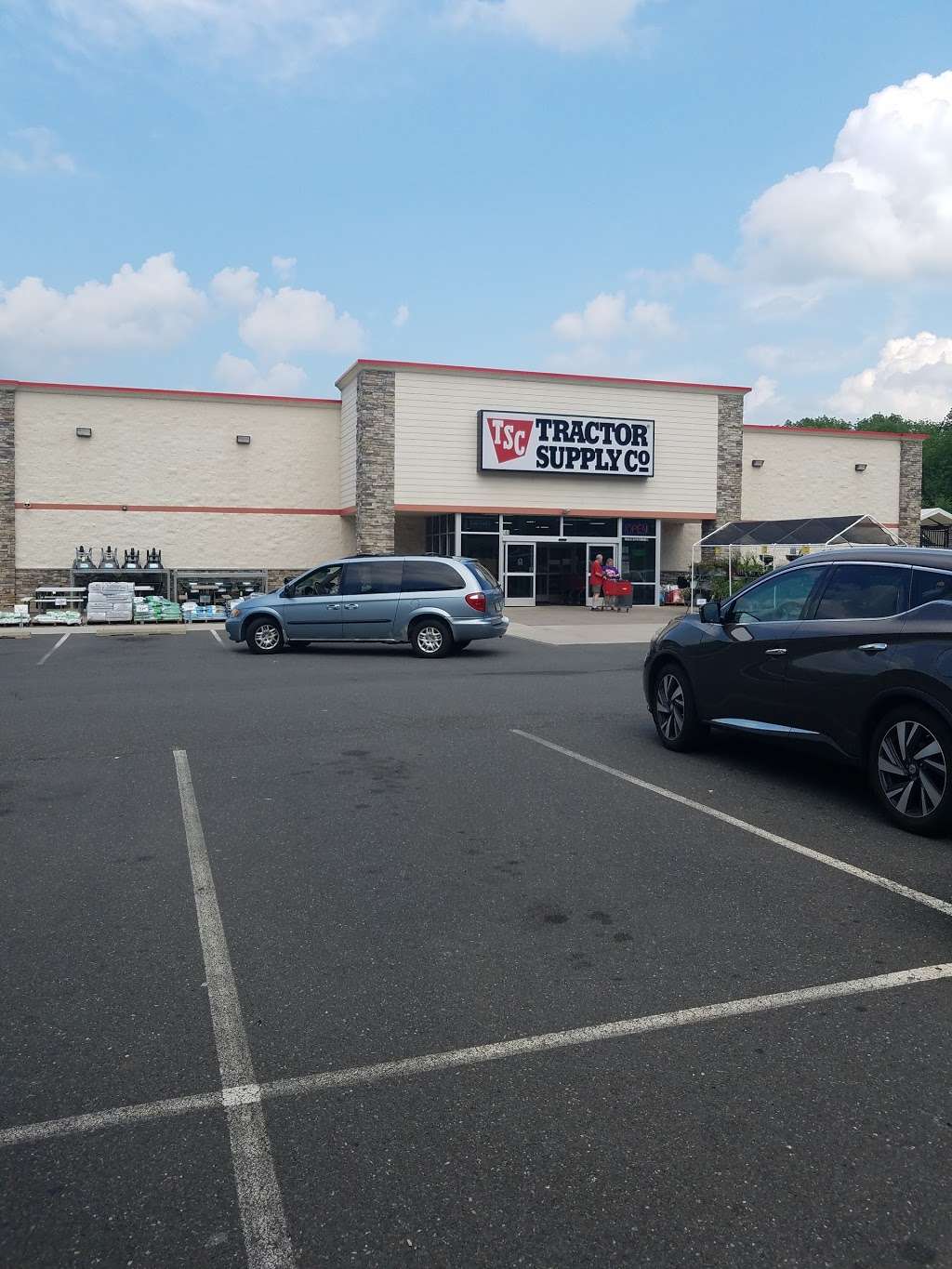 Tractor Supply Co. | 144 Hwy 202/31 North, Ringoes, NJ 08551, USA | Phone: (908) 284-2021