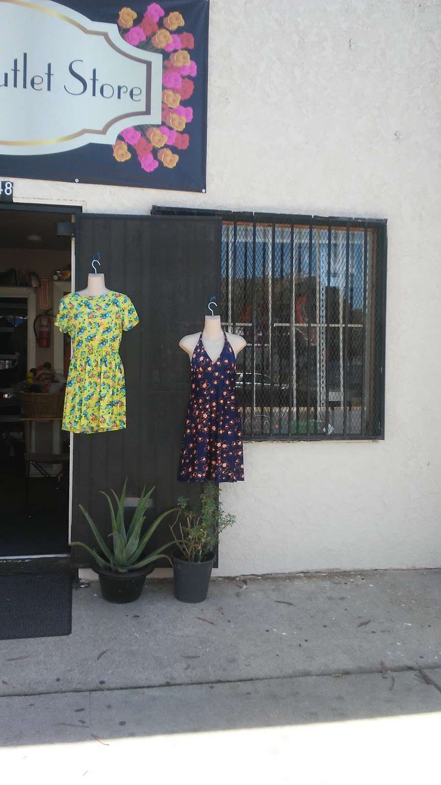 Lolitas Outlet Store | 12448 Atlantic Ave, Lynwood, CA 90262, USA