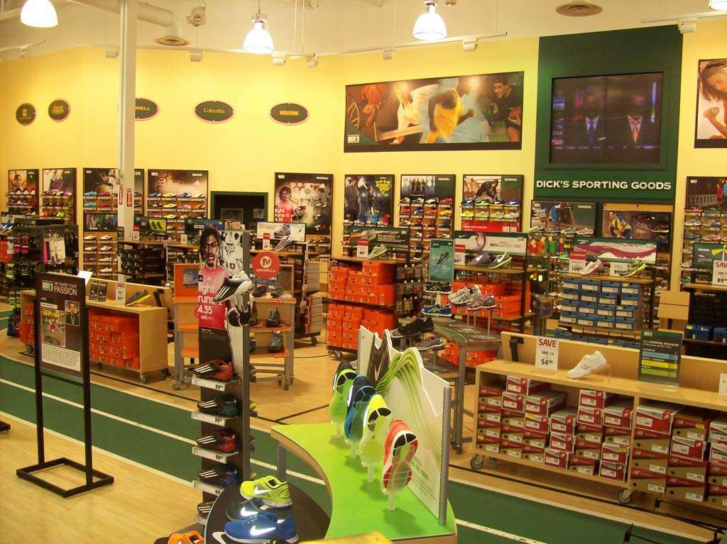 DICKS Sporting Goods | 2470 US-34, Oswego, IL 60543, USA | Phone: (630) 554-9061