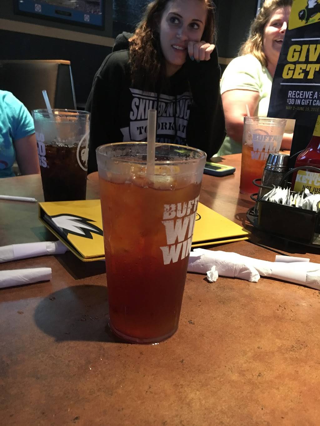 Buffalo Wild Wings | 1525 William D Tate Ave, Grapevine, TX 76051 | Phone: (817) 481-9464