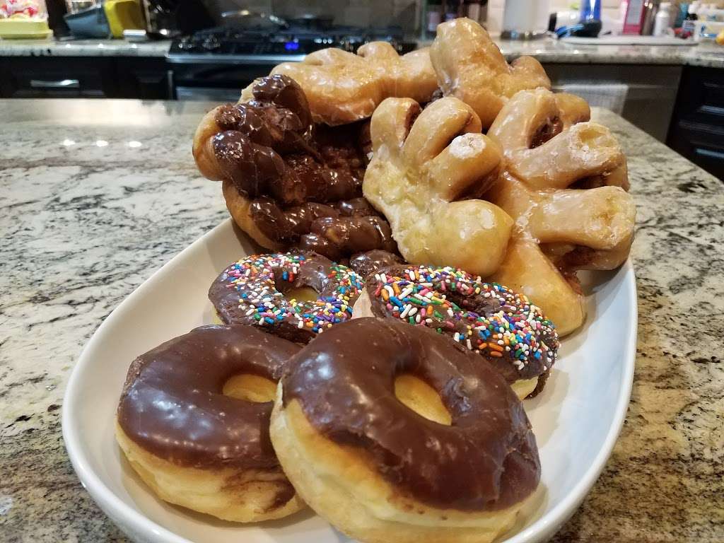 Grand Donuts | 21920 Bulverde Rd, San Antonio, TX 78259 | Phone: (210) 481-2002