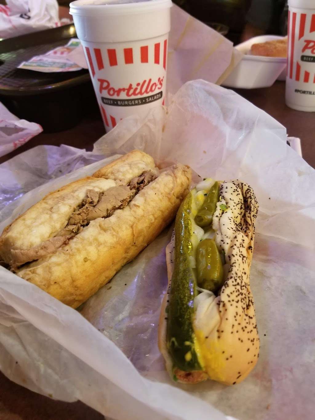 Portillos Hot Dogs | 555 E 81st Ave, Merrillville, IN 46410 | Phone: (219) 769-8300