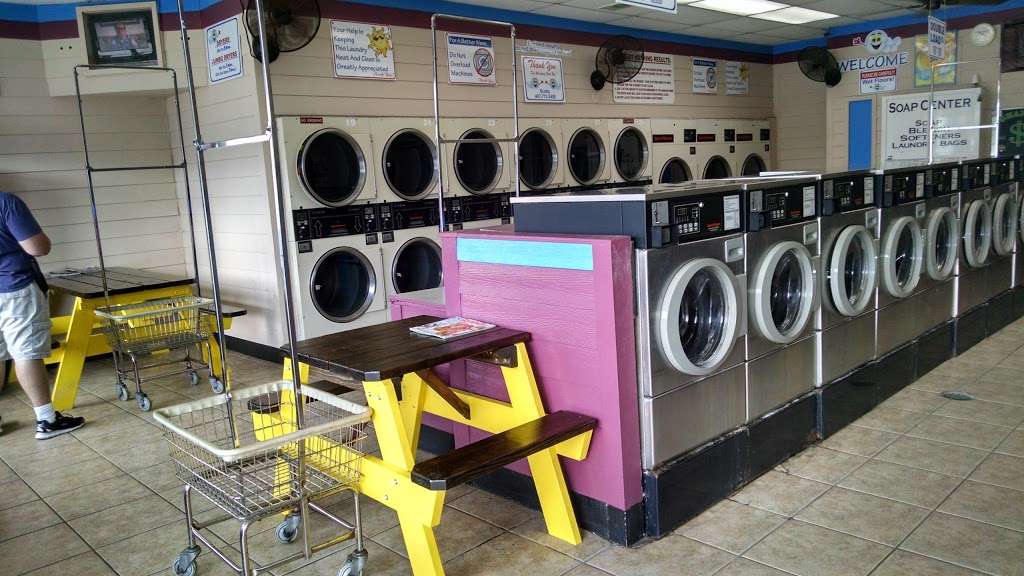 Coin Laundry | 577 Deltona Blvd, Deltona, FL 32725, USA | Phone: (407) 773-3456