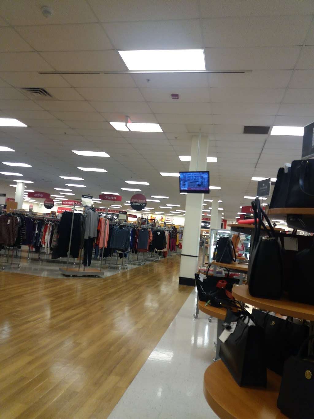 T.J. Maxx | 198 Retail Commons Pkwy, Martinsburg, WV 25403, USA | Phone: (304) 262-0434