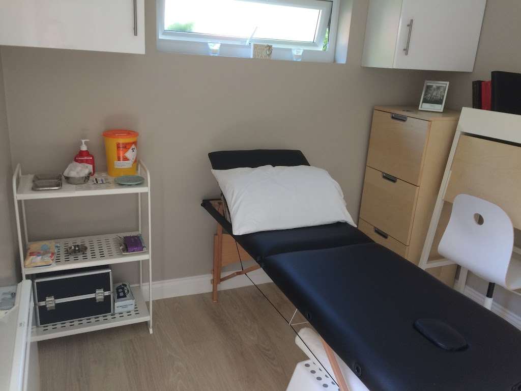 Amy Burrell Acupuncture | 26 Ranulf Rd, Dunmow CM6 3FZ, UK | Phone: 07979 854048