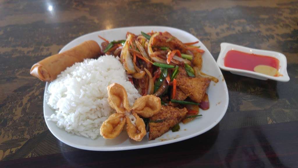 Hainan Dragon | 20 S Grand Ave, Fort Lupton, CO 80621 | Phone: (303) 857-4855