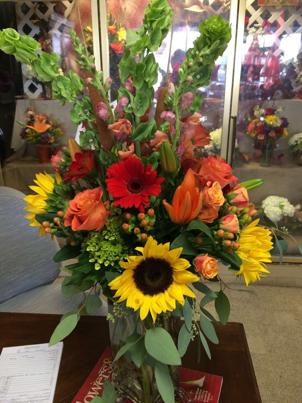 Four Seasons Flowers & Gifts | 6630 W Cactus Rd B-104, Glendale, AZ 85304, USA | Phone: (623) 878-2740