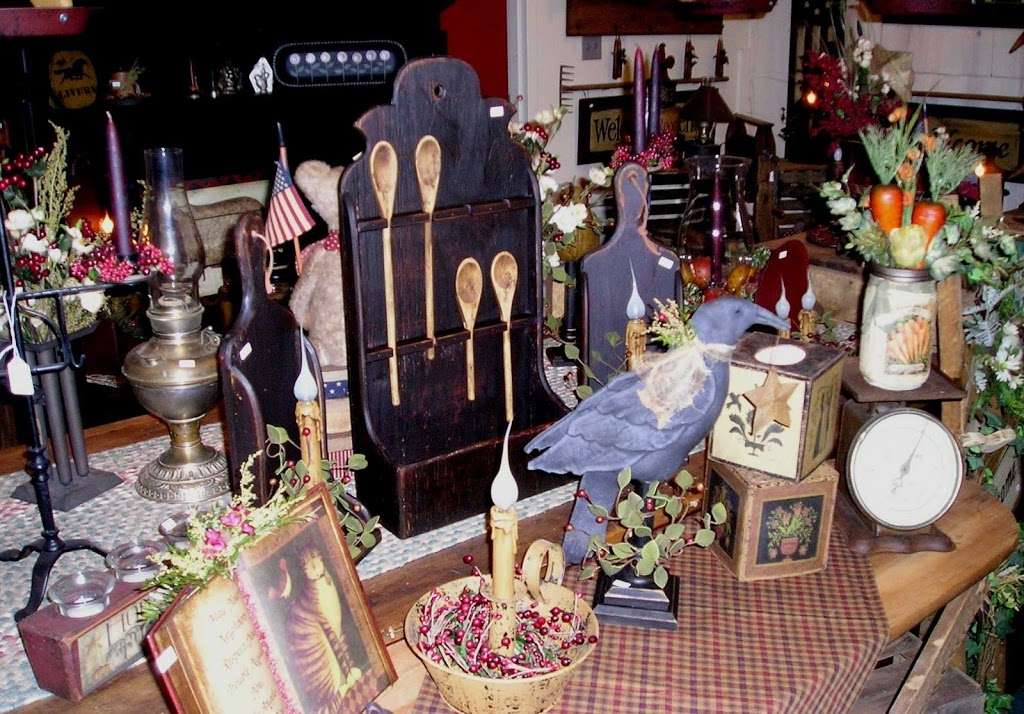 Pondside primitives ( Annie Steen) | 4 Queen Ln, East Fallowfield Township, PA 19320 | Phone: (610) 384-2435