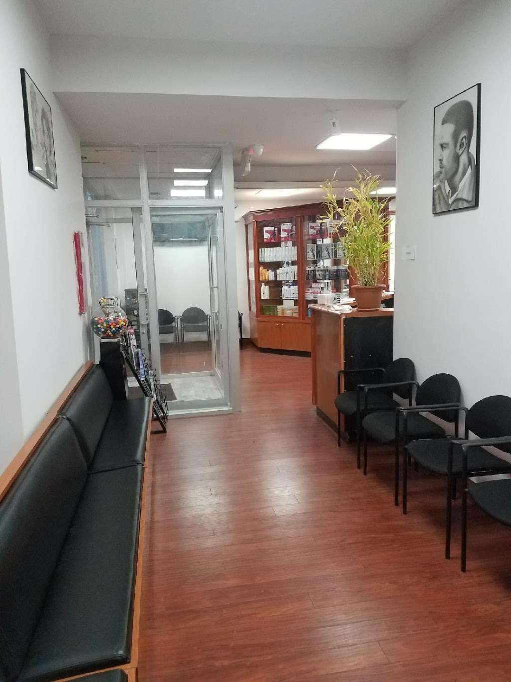 International Barber Institute | 118 E Suffolk Ave, Central Islip, NY 11722, USA | Phone: (631) 273-5755