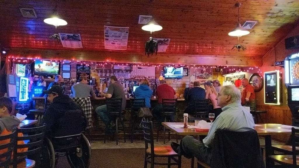 Evans Roadhouse in 330 N Hunter Hwy, Drums, PA 18222, USA