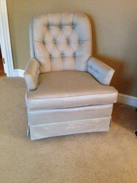 Colonial Upholstery & Design | 1112 Ogletown Rd, Newark, DE 19711, USA | Phone: (302) 366-8588