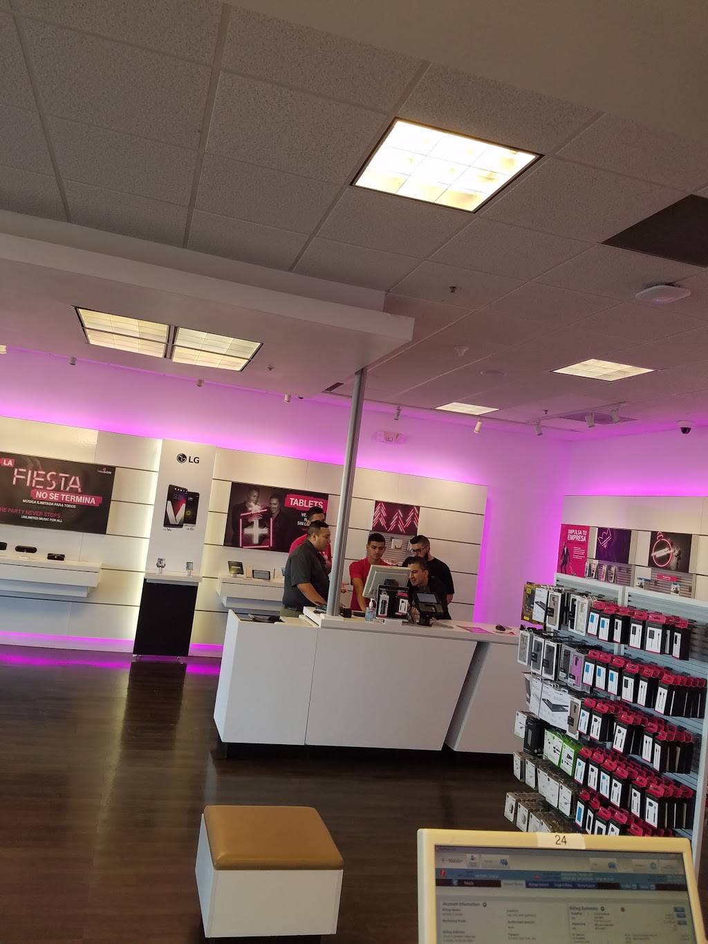 T-Mobile | 1770 E Irvington Rd, Tucson, AZ 85714, USA | Phone: (520) 889-0884