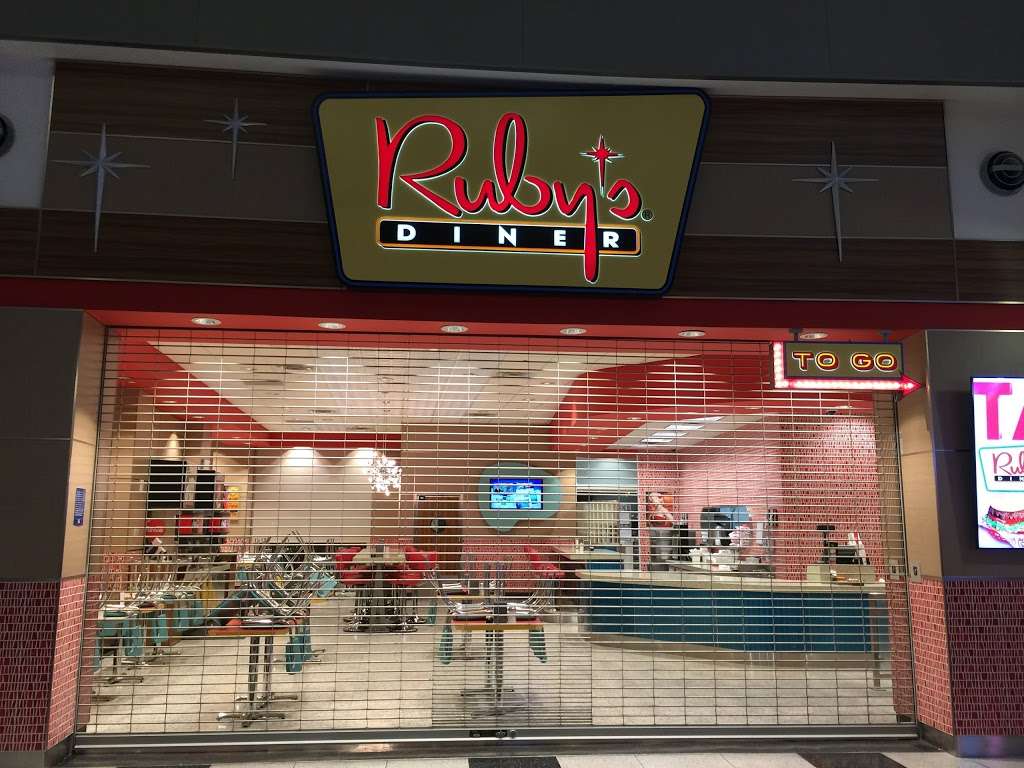 Rubys Diner | 5757 Wayne Newton Blvd, Las Vegas, NV 89119, USA | Phone: (702) 261-7829