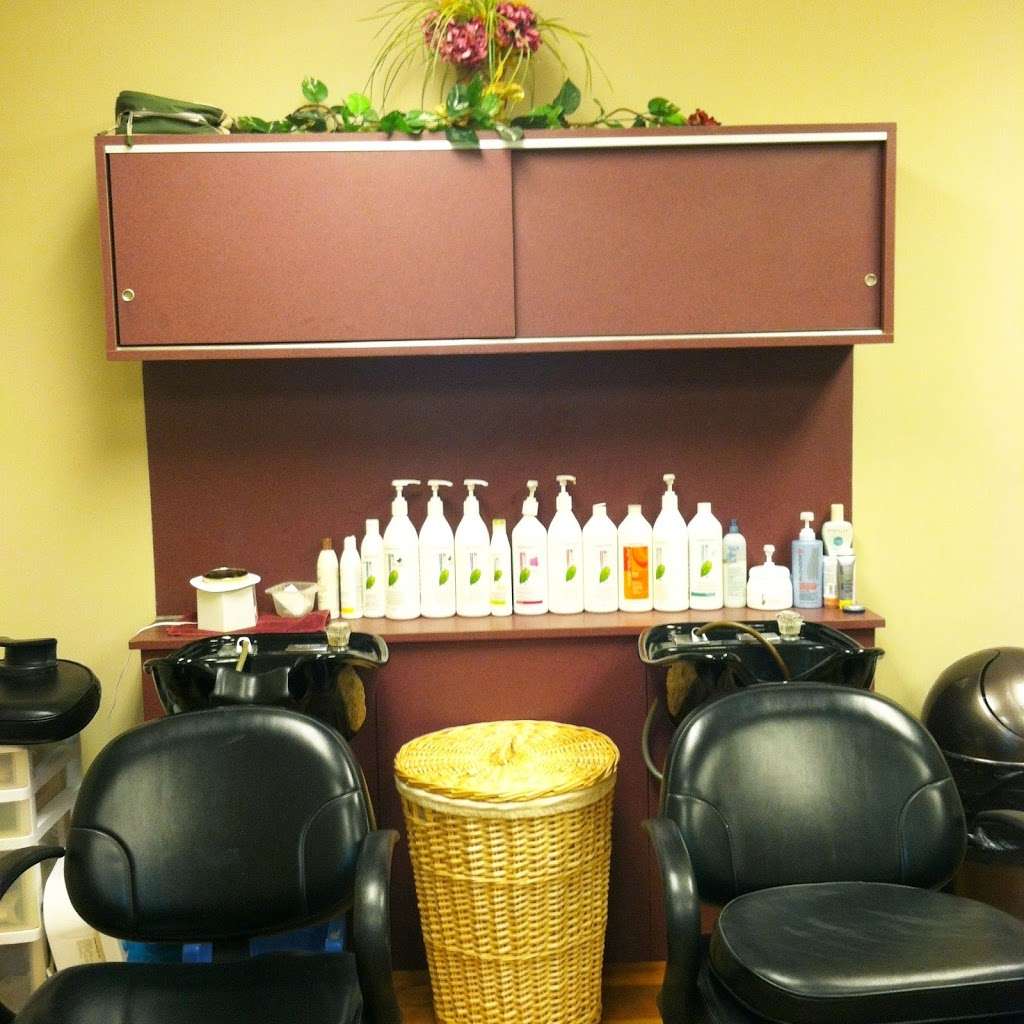 Reflect Hair Studio | 1815 Old Bethlehem Pike, Sellersville, PA 18960 | Phone: (215) 666-2582