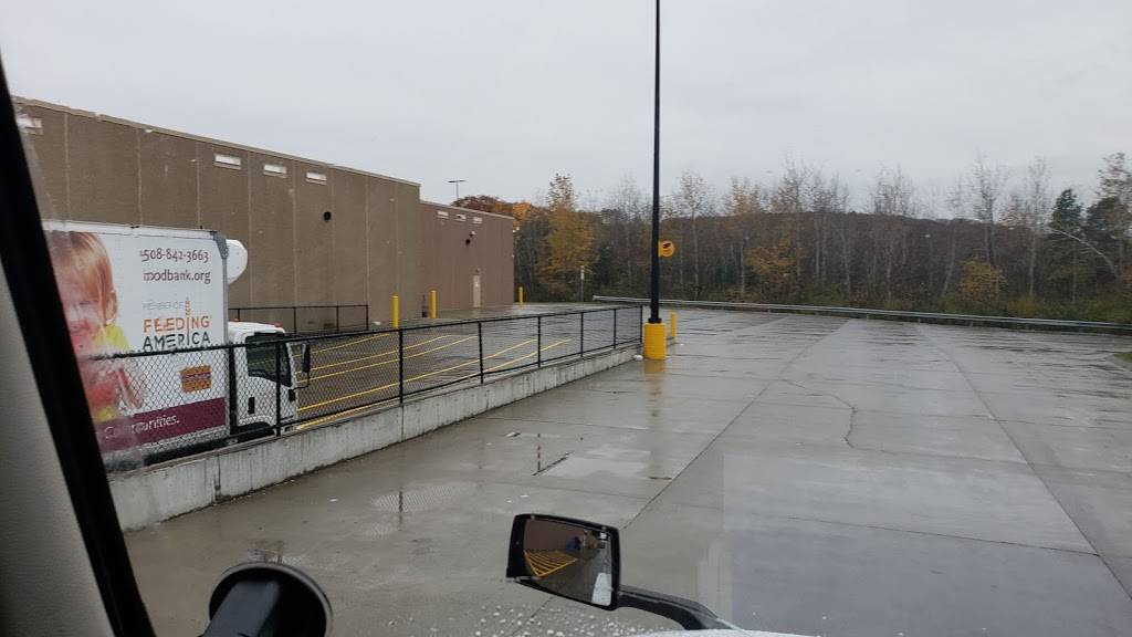 Walmart 2158 GRO Truck Recieving | Northborough, MA 01532, USA