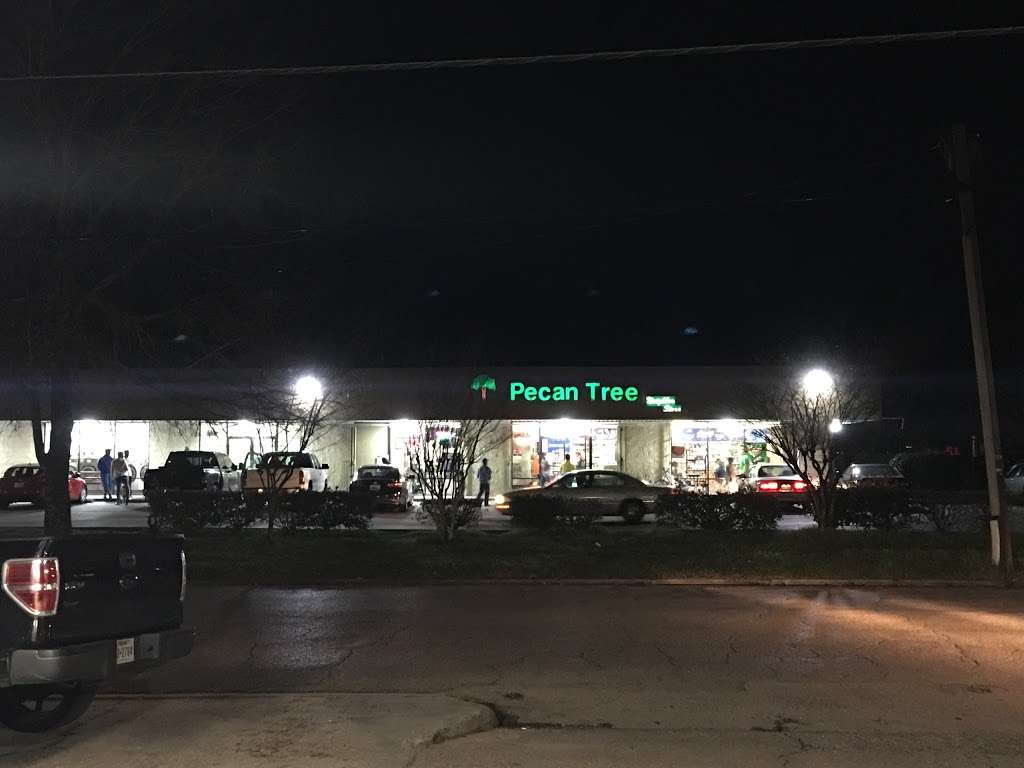 Pecan Tree Neighbor Store & Washateria | 400 S 1st St, Conroe, TX 77301 | Phone: (936) 756-1598