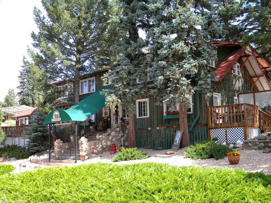 Bears Inn Bed and Breakfast | 27425 Spruce Ln, Evergreen, CO 80439, USA | Phone: (303) 670-1205