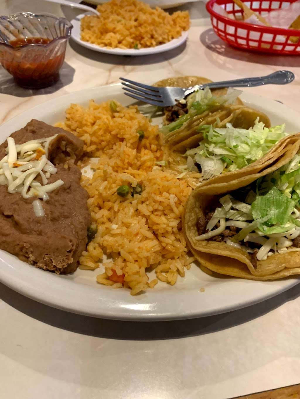 El Burrito Fantastico | 1228 W Lake St, Roselle, IL 60172, USA | Phone: (630) 980-4816