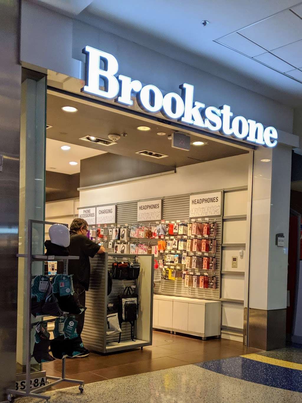 Brookstone | 2800 S Terminal Rd, Houston, TX 77032, USA | Phone: (281) 230-3814