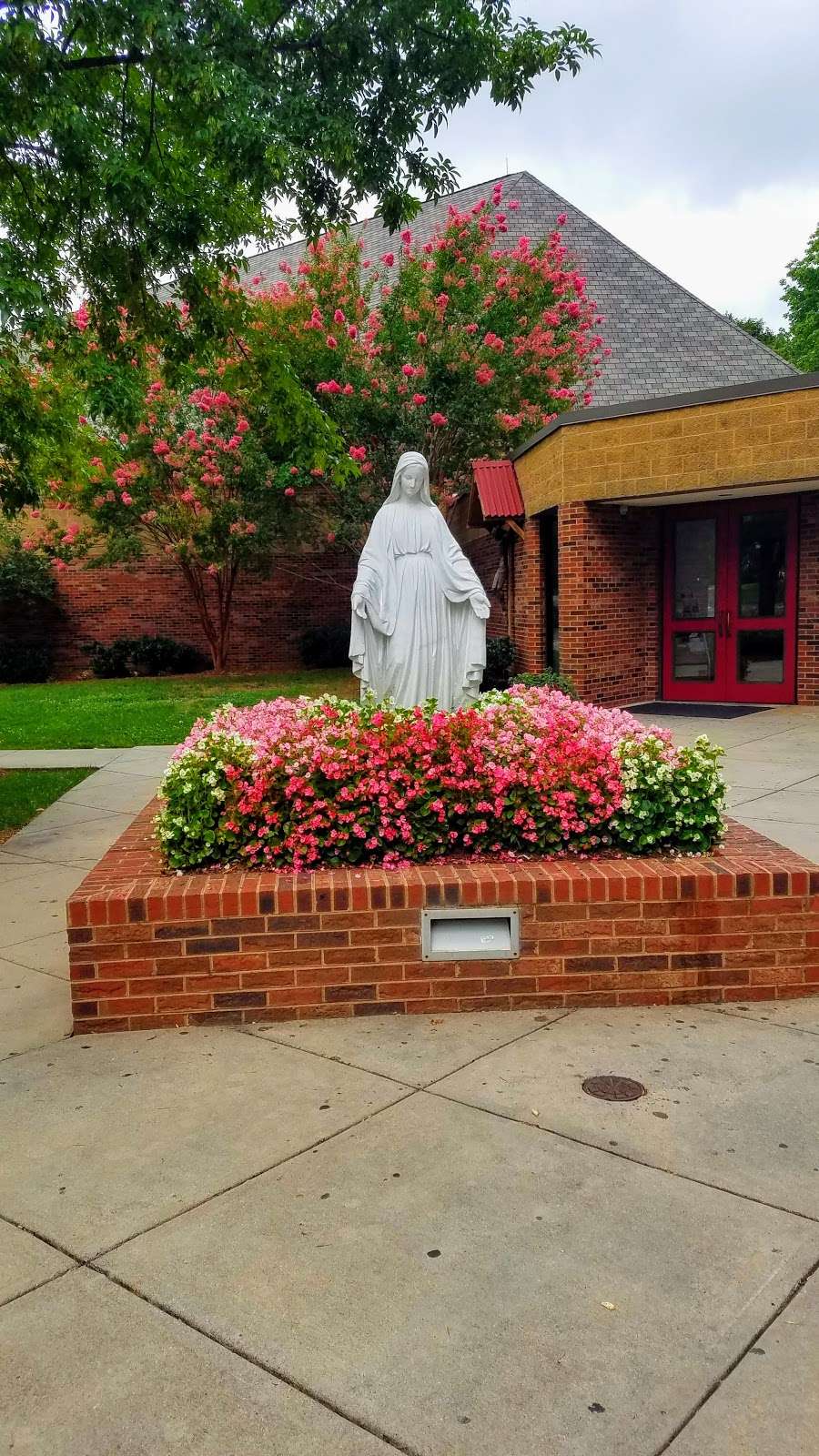 Our Lady of the Assumption School | 4225 Shamrock Dr, Charlotte, NC 28215, USA | Phone: (704) 531-0067