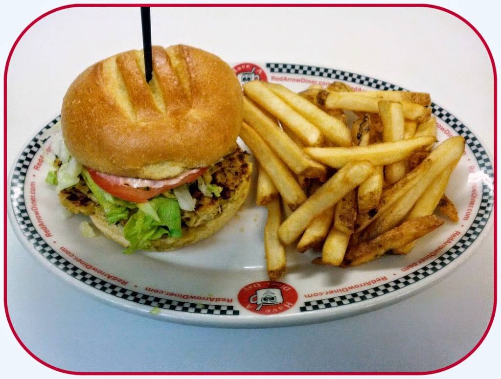 Red Arrow Diner | 137 Rockingham Rd, Londonderry, NH 03053, USA | Phone: (603) 552-3091