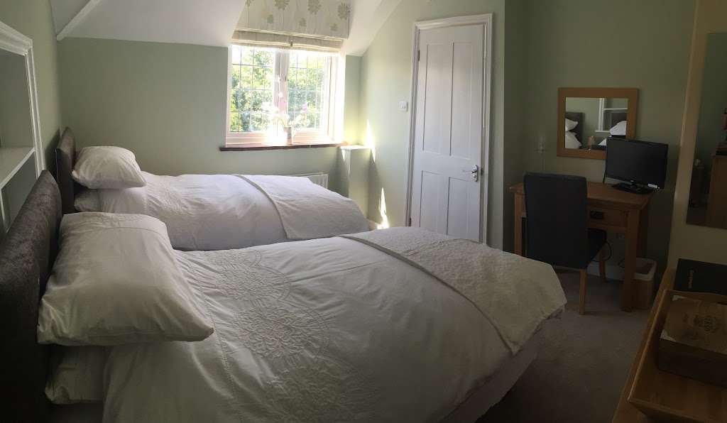 Orange Hill Cottage Bed & Breakfast | Hartley Bottom Rd, Hartley, Longfield DA3 8LB, UK | Phone: 01474 702613