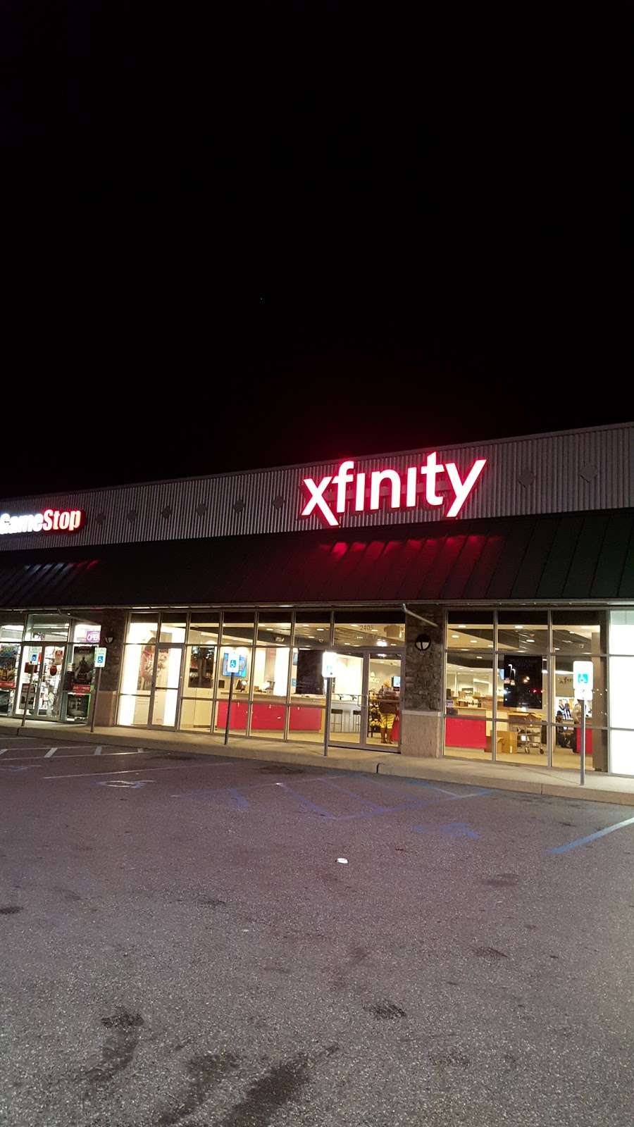 Xfinity Store by Comcast | 2405 Covered Bridge Dr, Lancaster, PA 17602, USA | Phone: (800) 266-2278