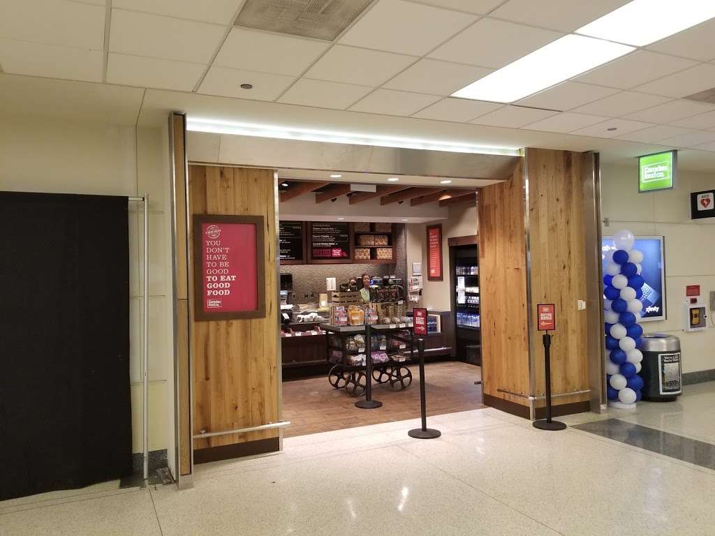 Camden Food Co. | Midway International Airport, S Cicero Ave, Chicago, IL 60629, USA