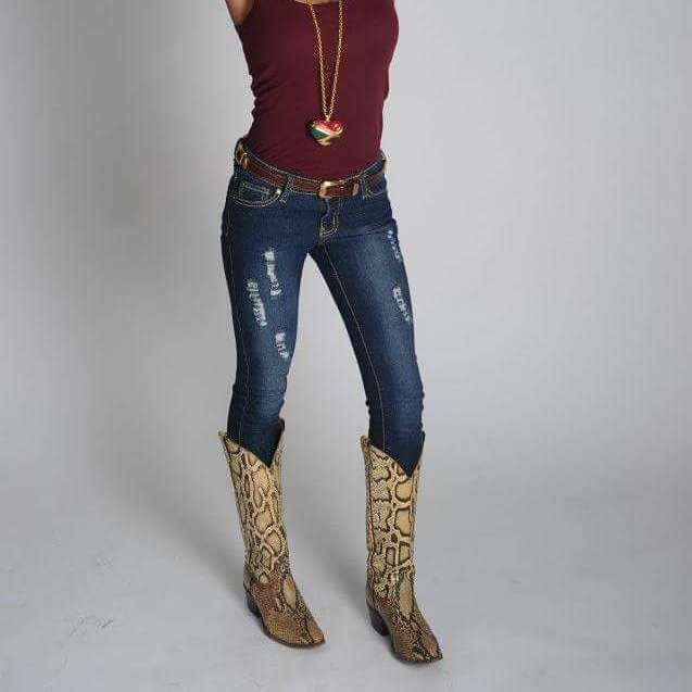 Betty Jeans House of Style | 129 Historic Town Square, Lancaster, TX 75146, USA | Phone: (214) 916-0912