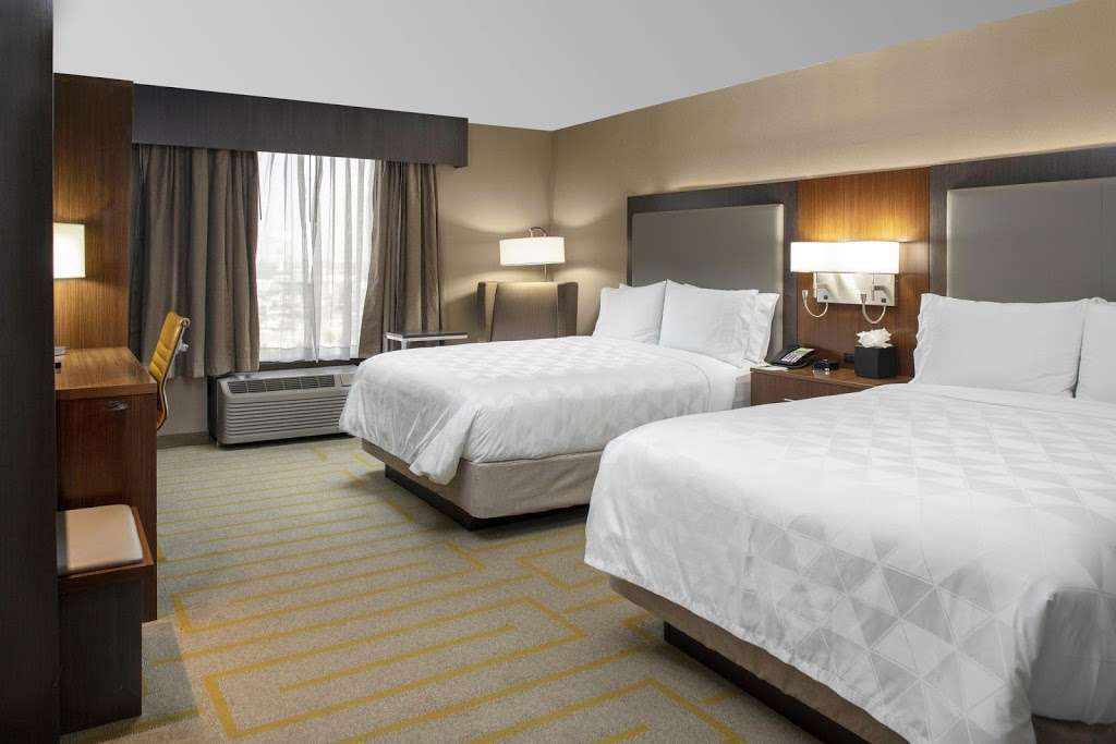 Holiday Inn Chicago SW-Countryside Confctr | 6201 Joliet Rd, Countryside, IL 60525, USA | Phone: (708) 354-4200