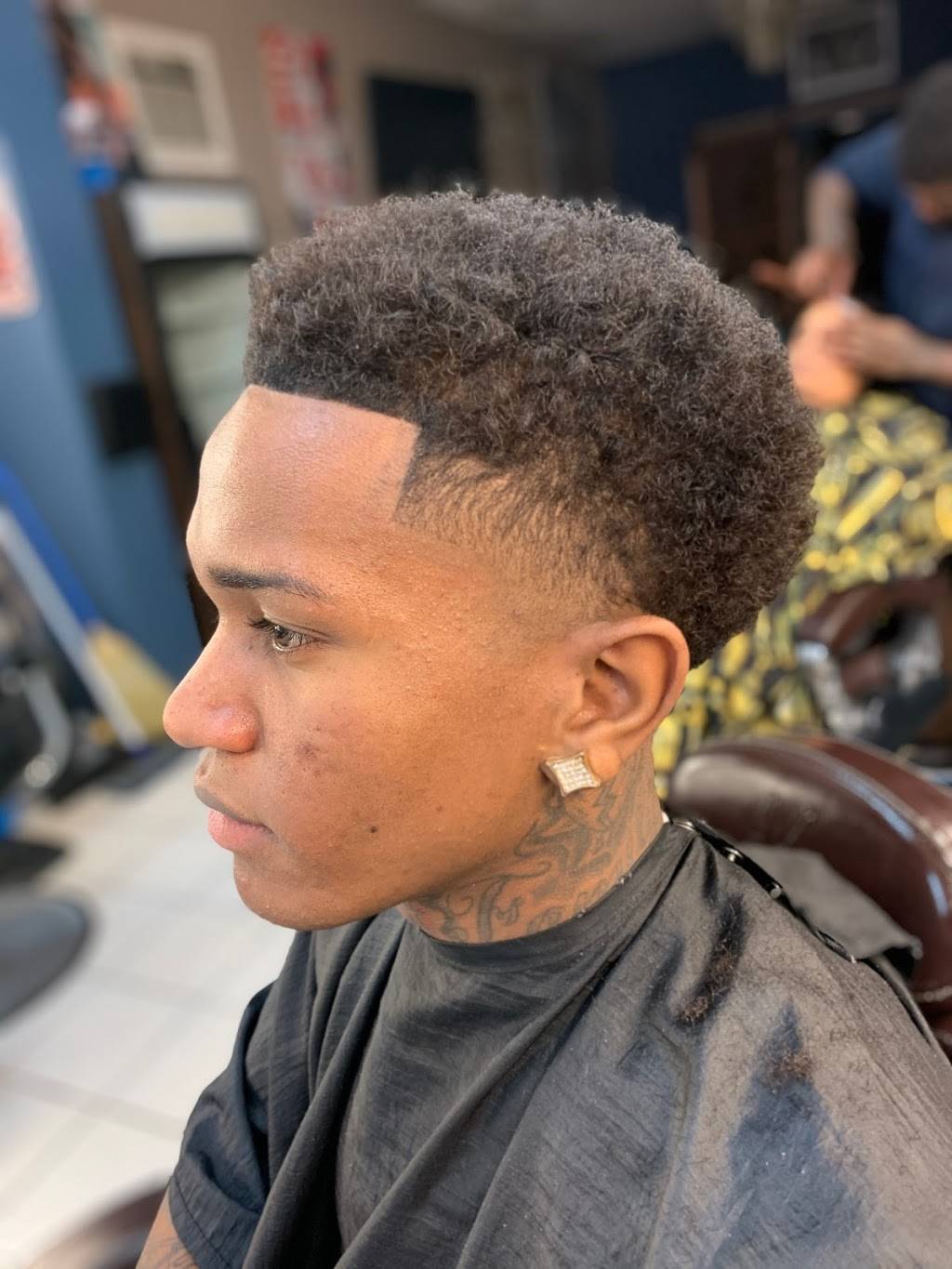 D da Barber | 327 Yale Ave, Baltimore, MD 21229 | Phone: (443) 766-4694