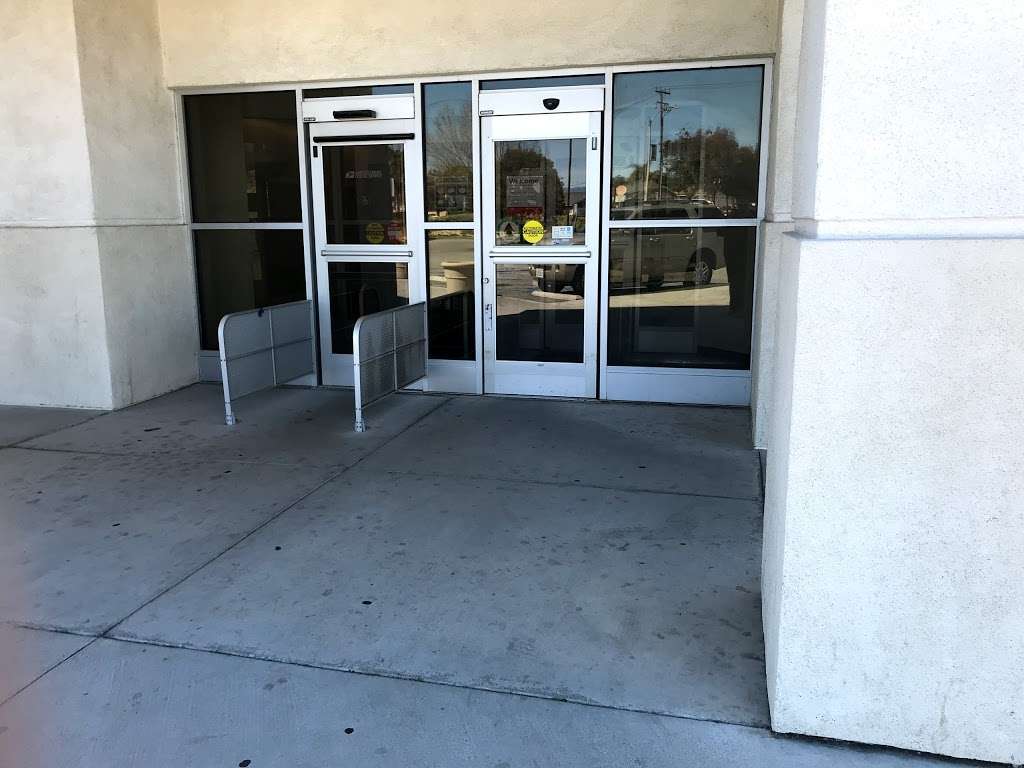 United States Postal Service | 16731 Santa Ana Ave, Fontana, CA 92337, USA | Phone: (800) 275-8777