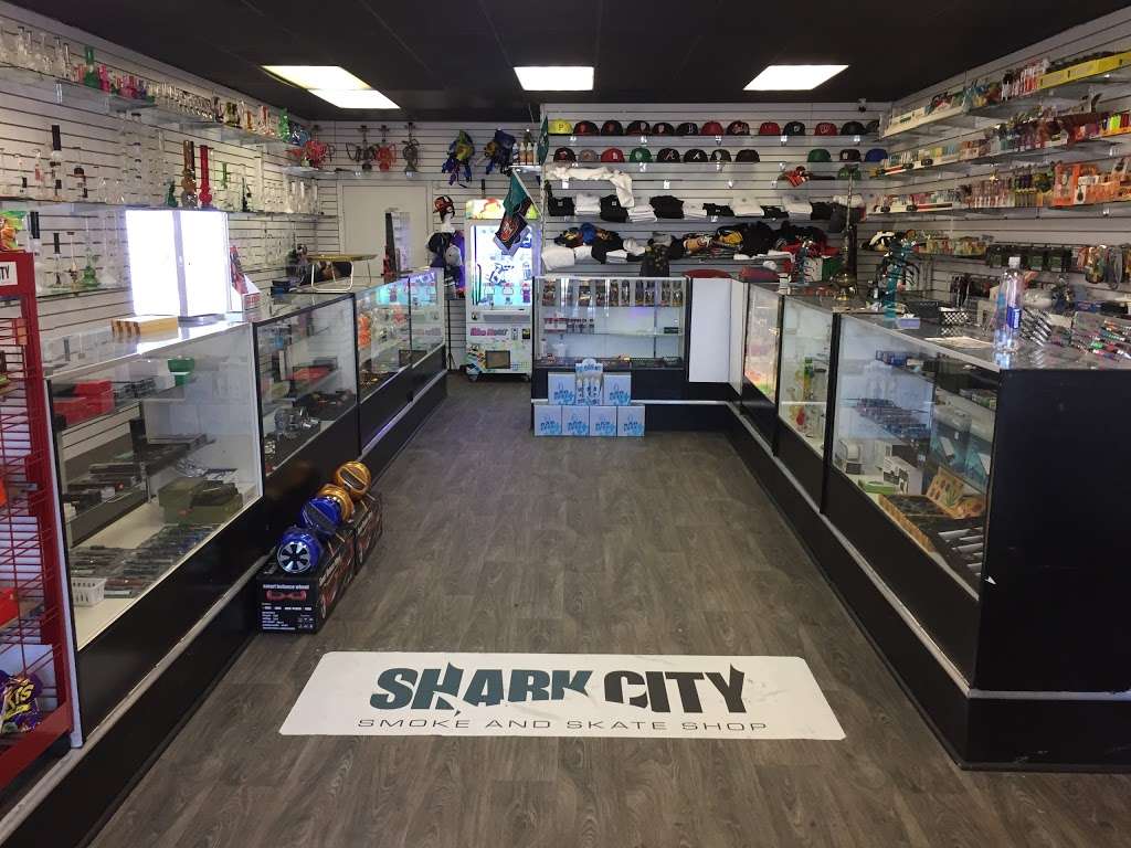 Shark City Smoke And Skate Shop | 962 E Santa Clara St, San Jose, CA 95116, USA | Phone: (408) 490-4925