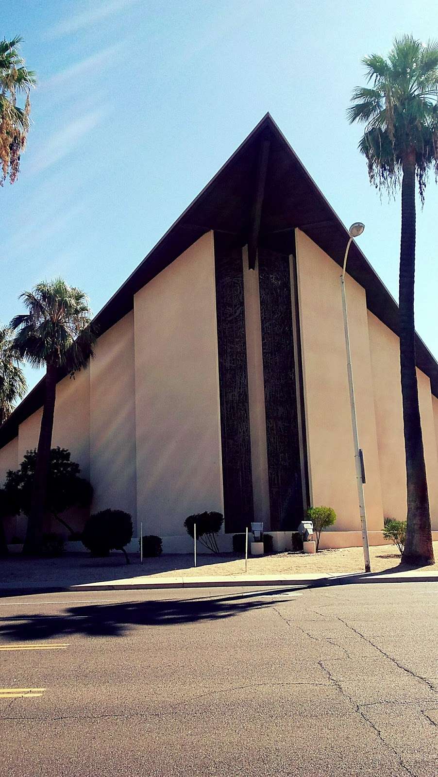 Church of the Beatitudes | 555 W Glendale Ave, Phoenix, AZ 85021, USA | Phone: (602) 264-1221