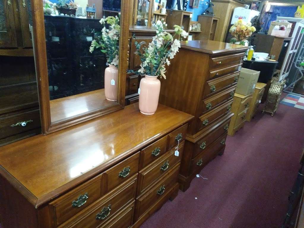 Bobs Used Furniture | King Hill Ave, St Joseph, MO 64504, USA | Phone: (816) 341-3743